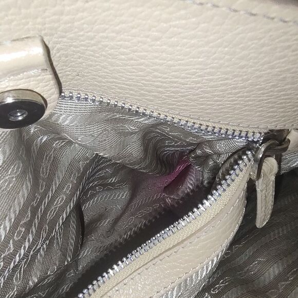 Prada vitello Daino leather shoulder bag EUC - Picture 12 of 13